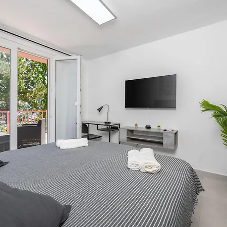 Apartament Luxury Seaview By Interhome